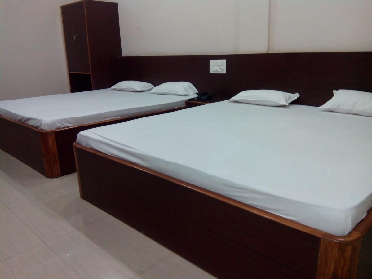 Hotel Bhammars Balangir Kamer foto