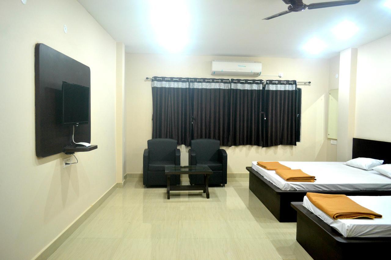 Hotel Bhammars Balangir Kamer foto