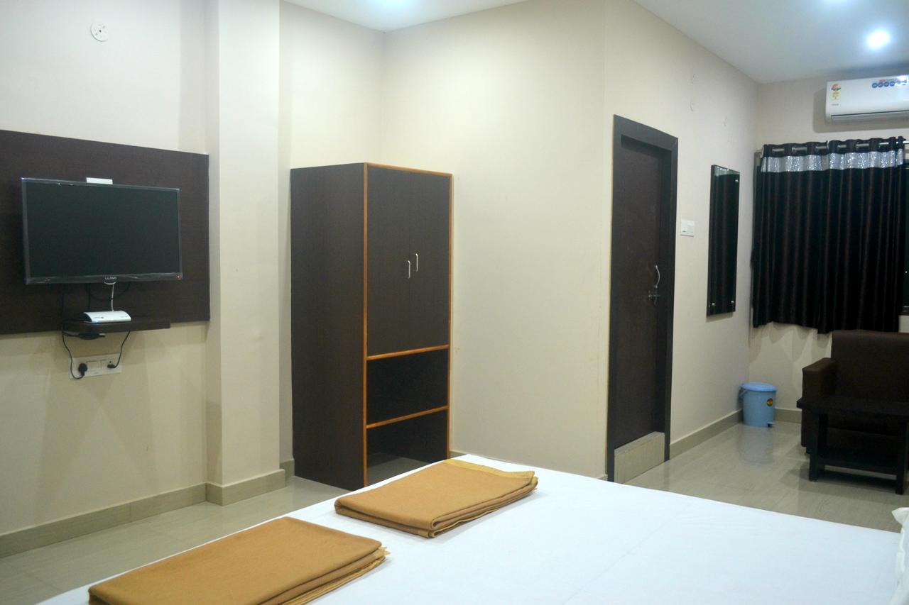 Hotel Bhammars Balangir Kamer foto