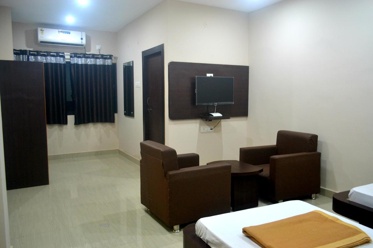 Hotel Bhammars Balangir Kamer foto